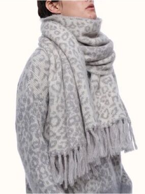 Eòlas Made in Italy Recycled Cashmere Blend Leopard Print Scarf - Gray/Cream